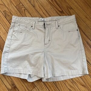 Lee Womens Shorts Size 12 Beige Cotton Mid Rise Lower On The Waist Classic Chino